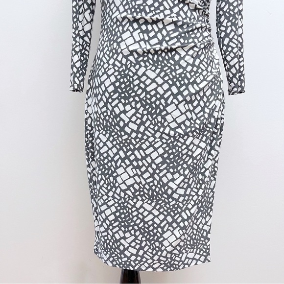 Lauren Ralph Lauren Block Print V Neck Faux Wrap Knee Length Shift Dress Size 8 - Picture 2 of 13